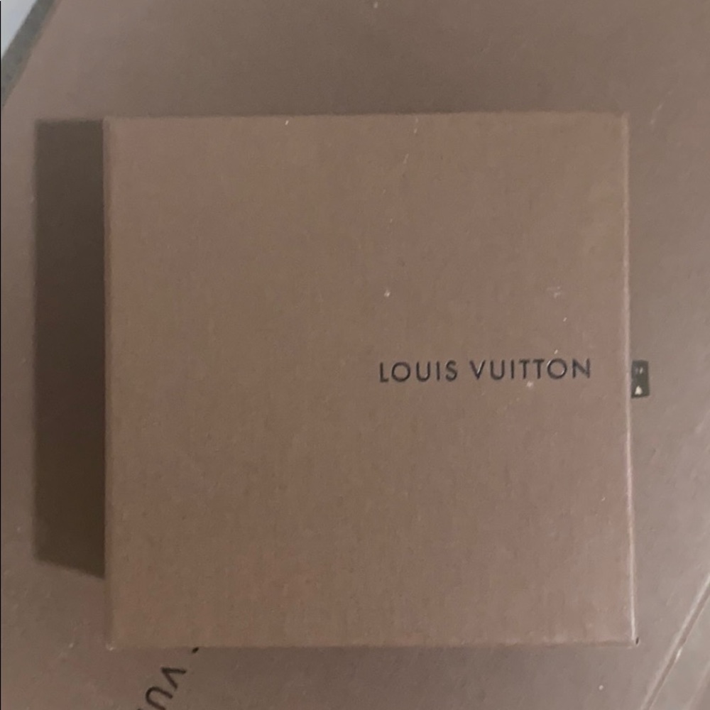 Louis Vuitton box